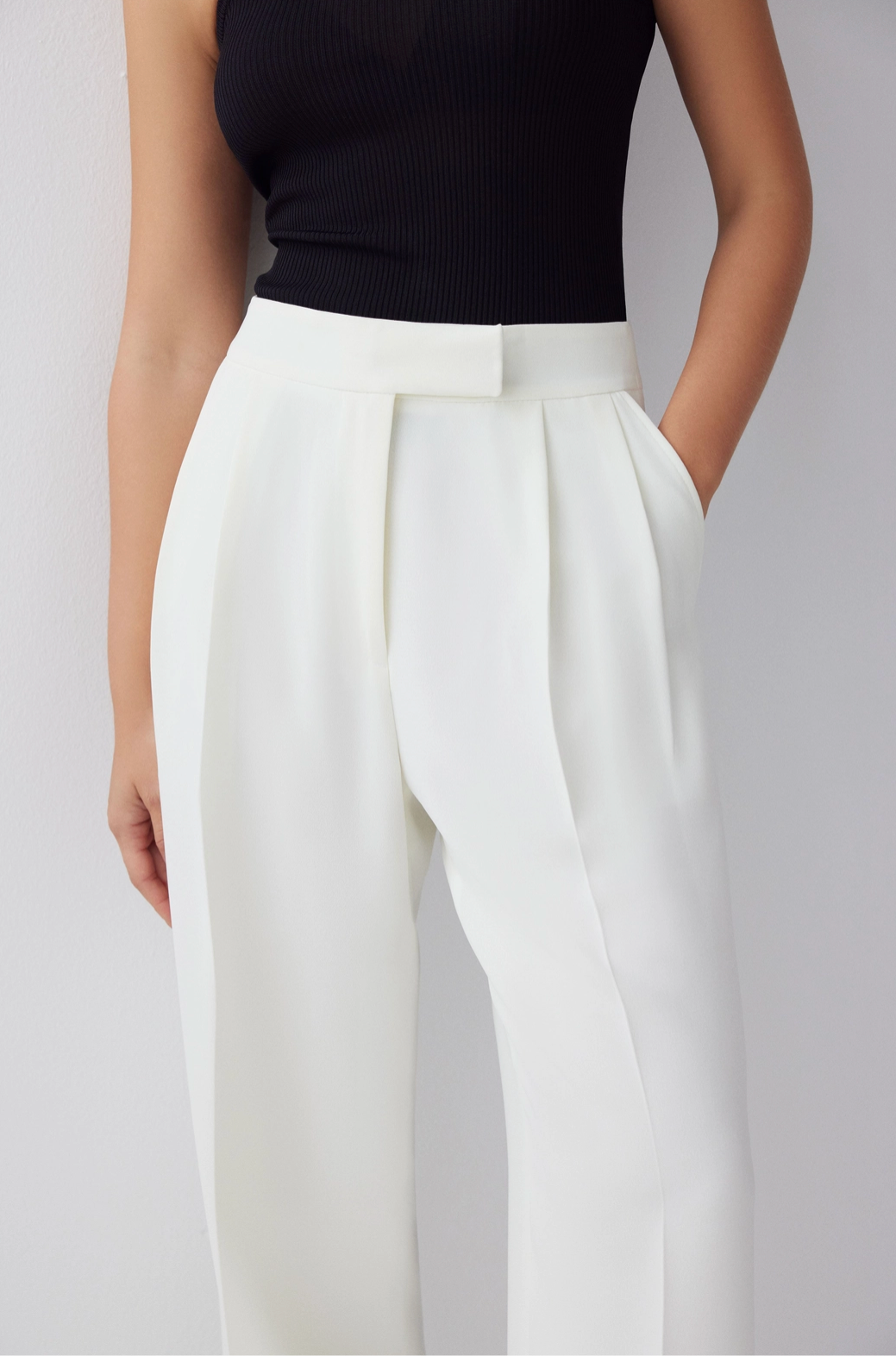 Jamie Pleated High-Waisted Trouseres
